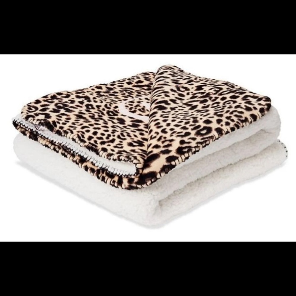 Brand New Victoria Secret Sherpa Blanket!